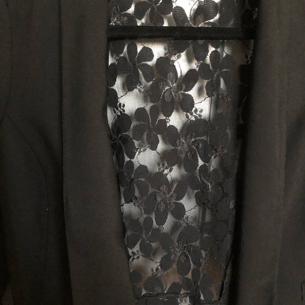 Floral lace back blazer - Picture 4 of 6
